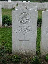 Etaples Military Cemetery - De Jersey, J